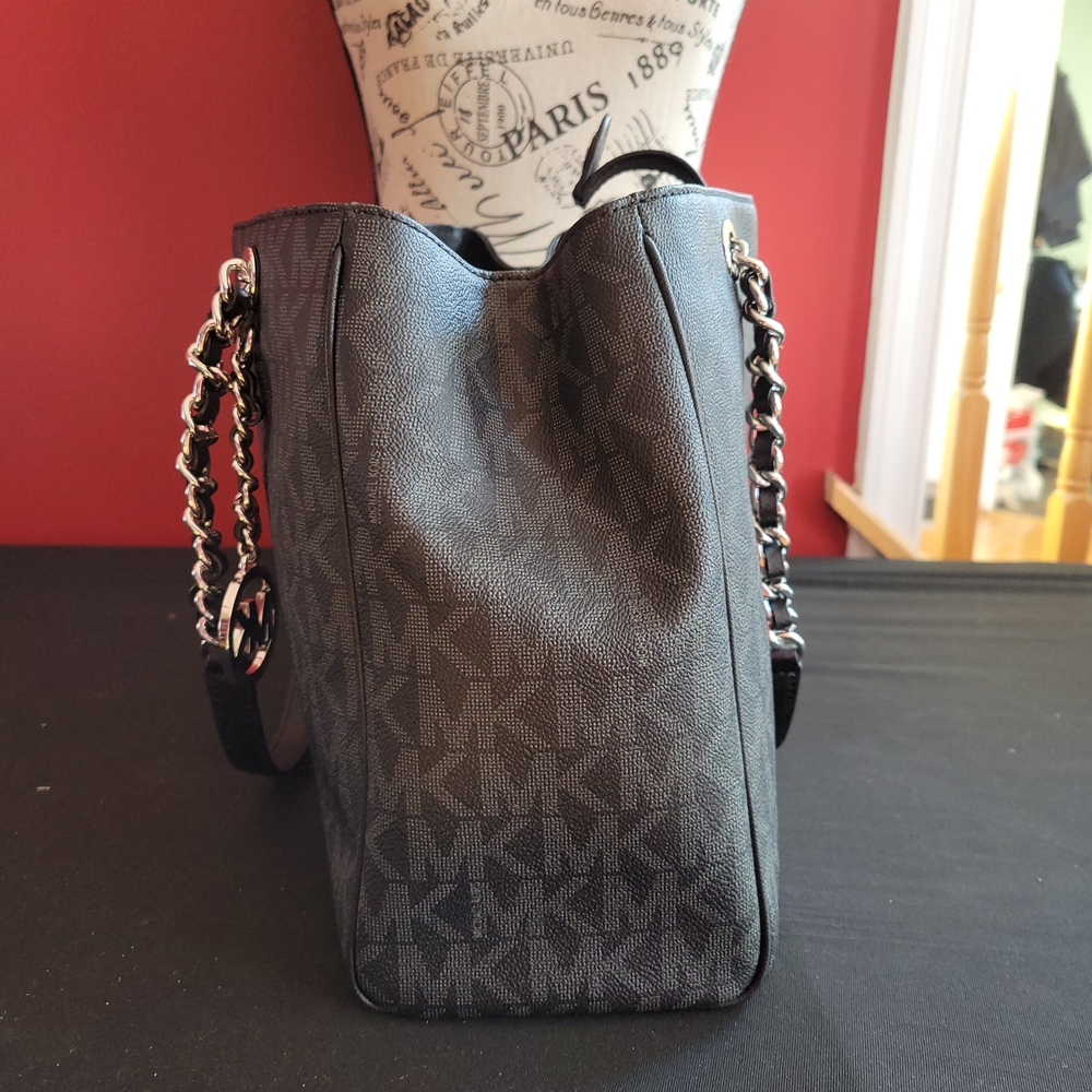 Michael Kors Black Tote/Purse with Shoulder Straps - Picture 3 of 7